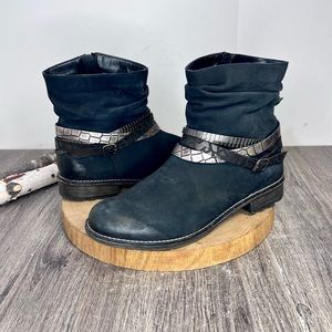 *Remonte | Distress Suede Ankle Boots with leather Ankle Straps Size 41/9.5